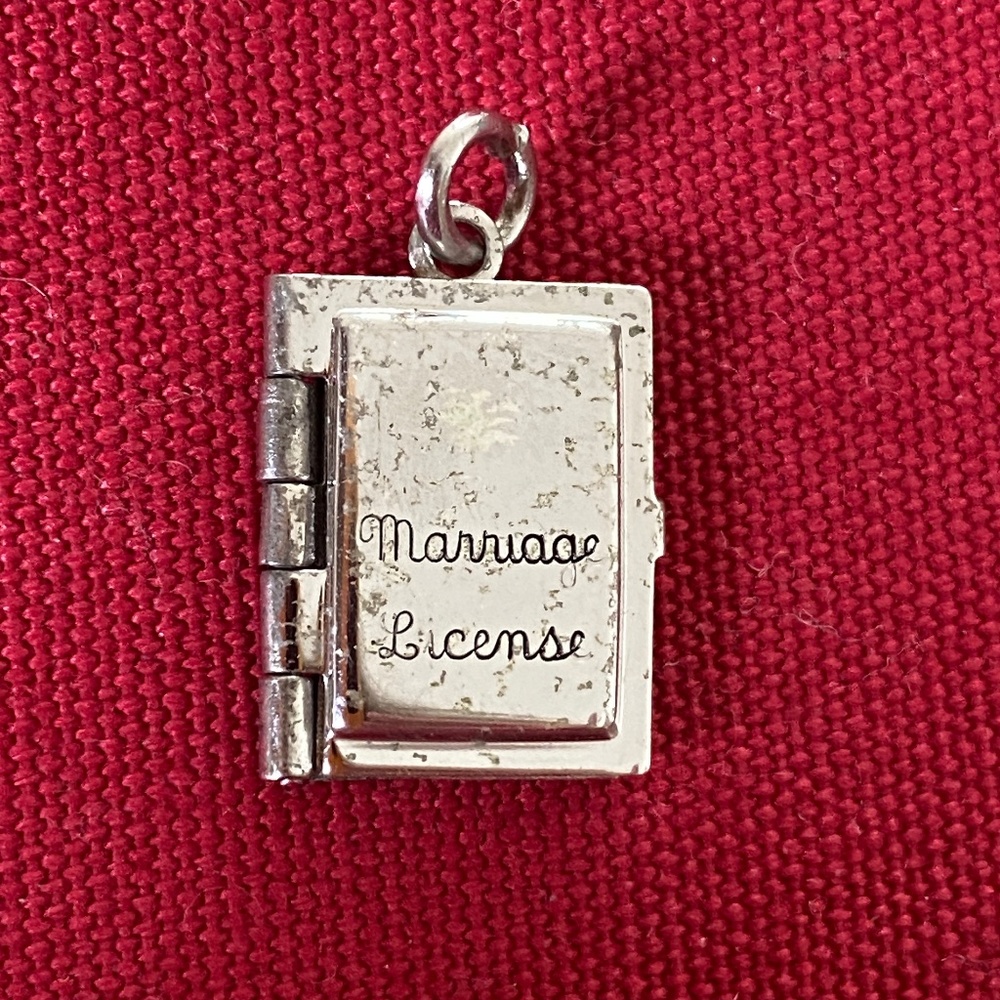 VTG I Carl-Art I Marriage License Storybook Charm